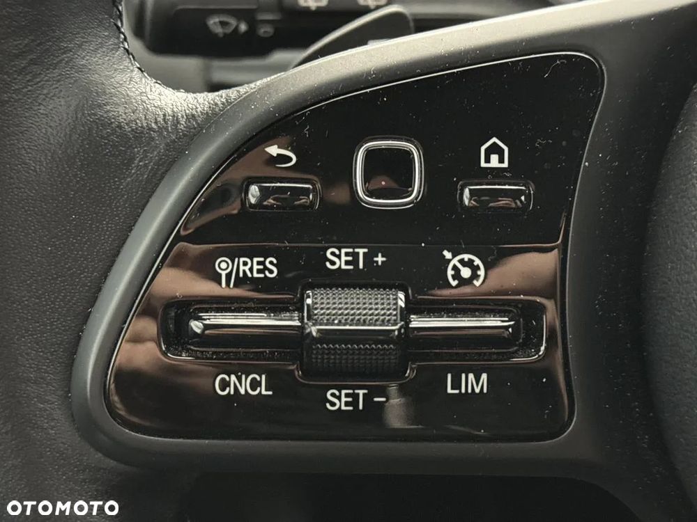 Mercedes-Benz GLA 180 d Business Edition - 15