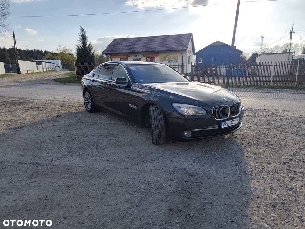 BMW Seria 7 750Li - 3