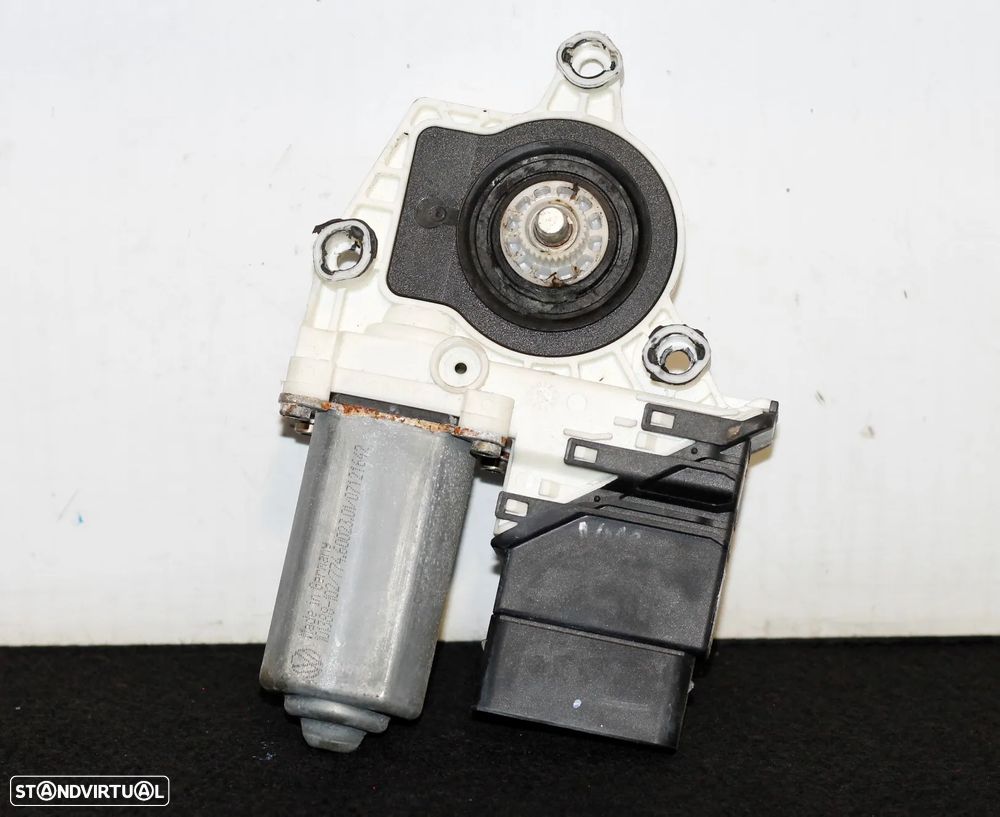 MOTOR ELEVATÓRIO DO VIDRO TRASEIRO DIREITO VW GOLF IV - 3