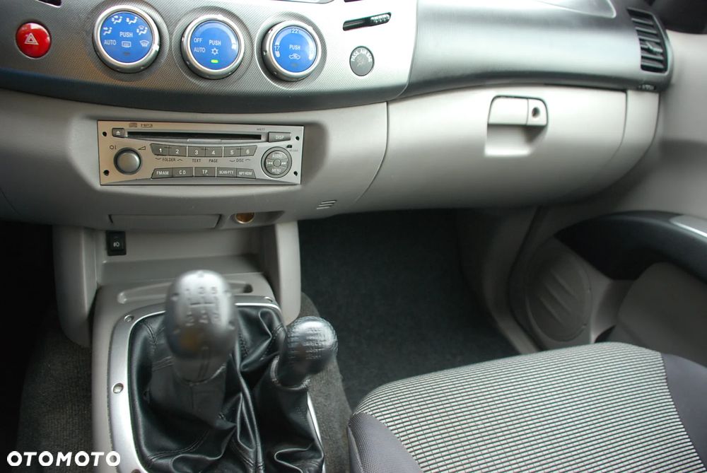 Mitsubishi L200 - 23