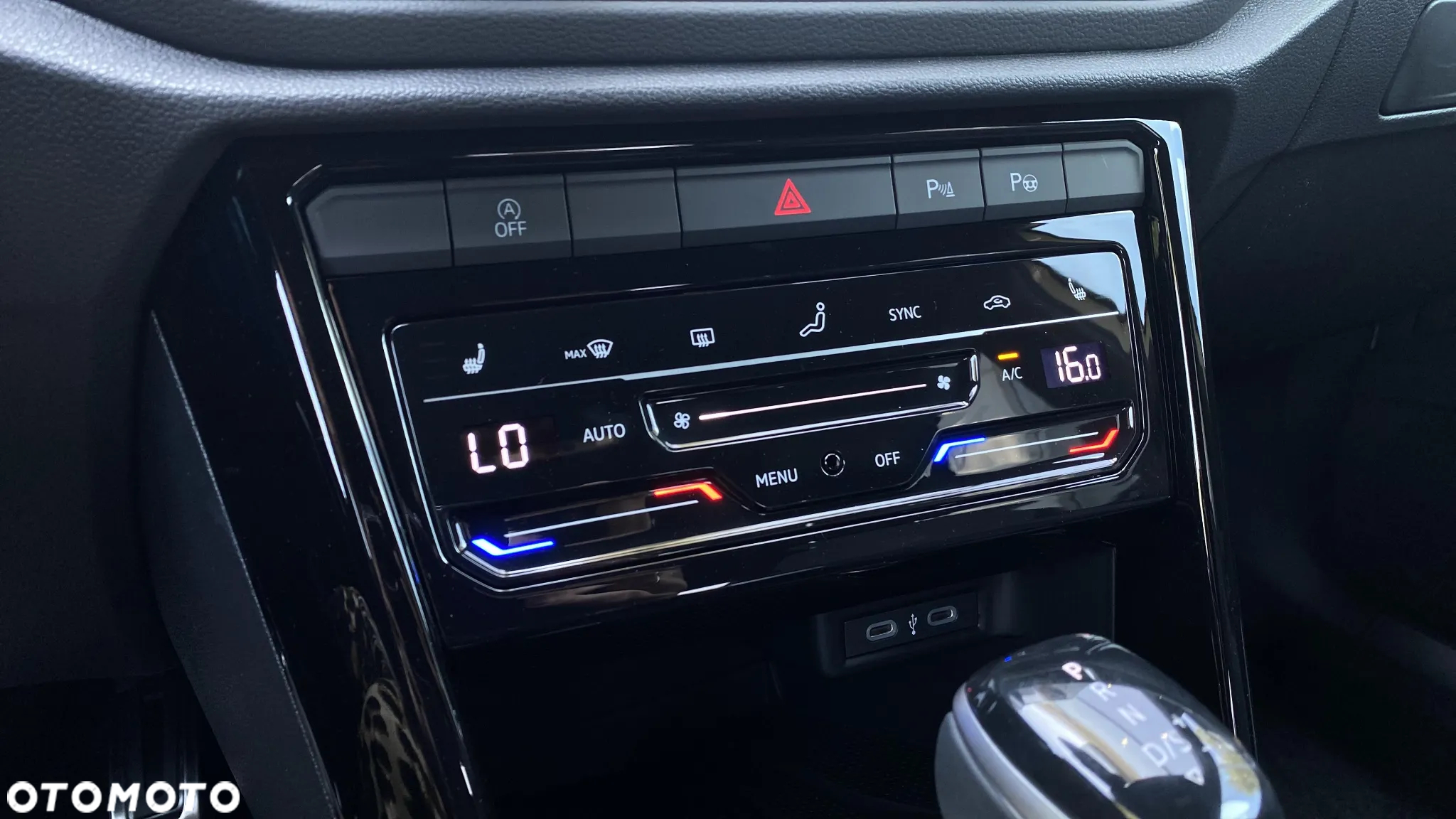 Volkswagen T-Roc 1.5 TSI R-Line DSG - 18