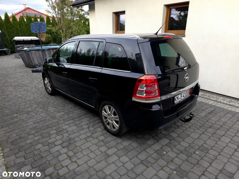 Opel Zafira 1.8 Cosmo - 3