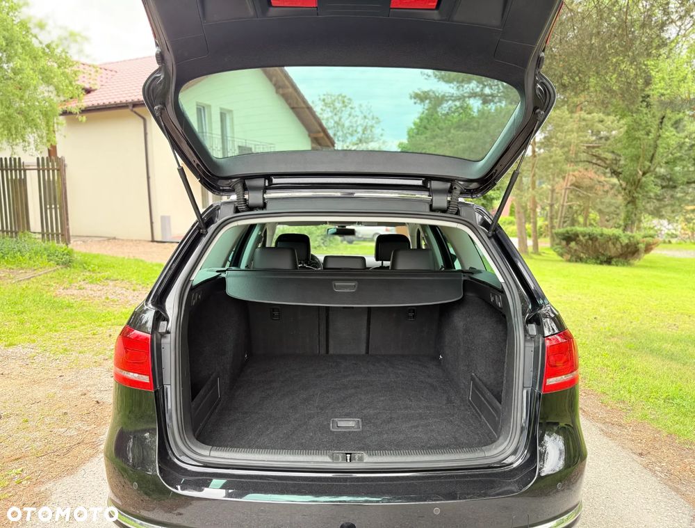 Volkswagen Passat Variant 2.0 Blue TDI SCR Highline - 32