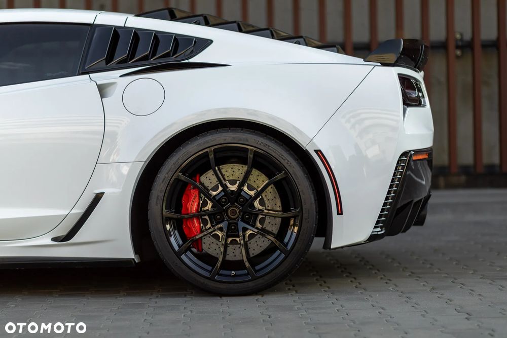 Chevrolet Corvette - 7