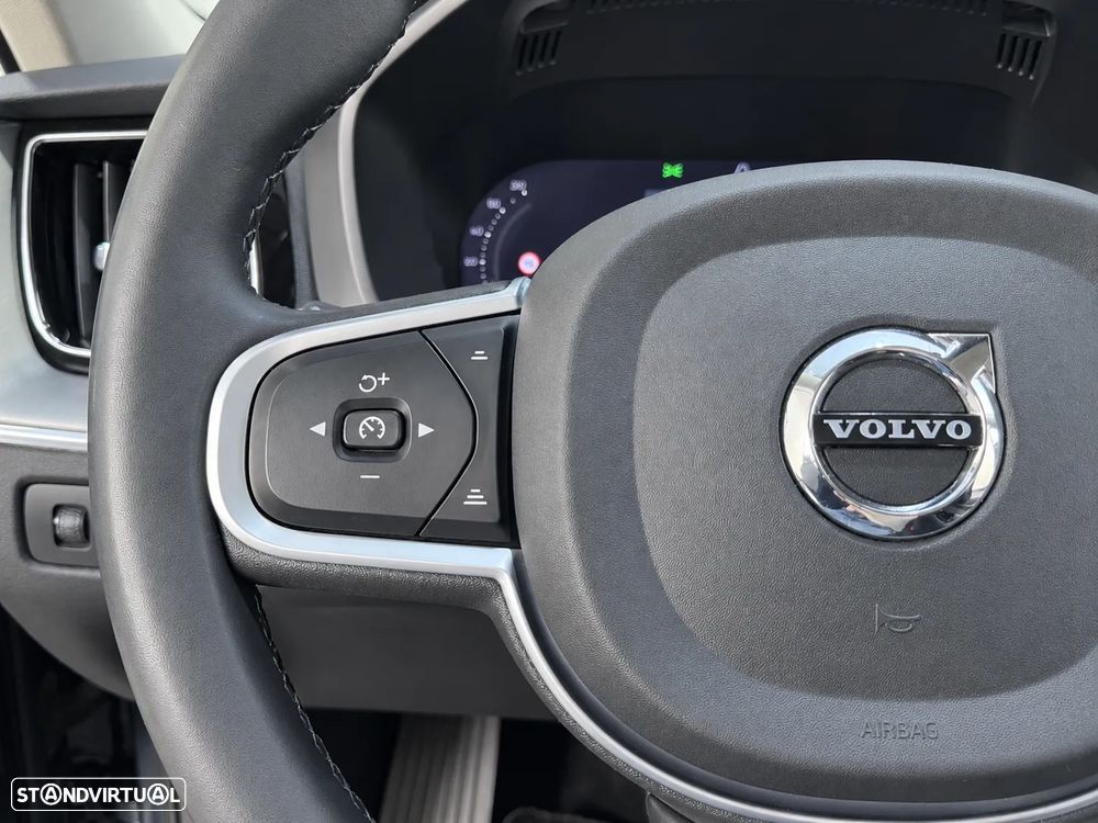 Volvo XC 60 2.0 B4 Momentum - 25