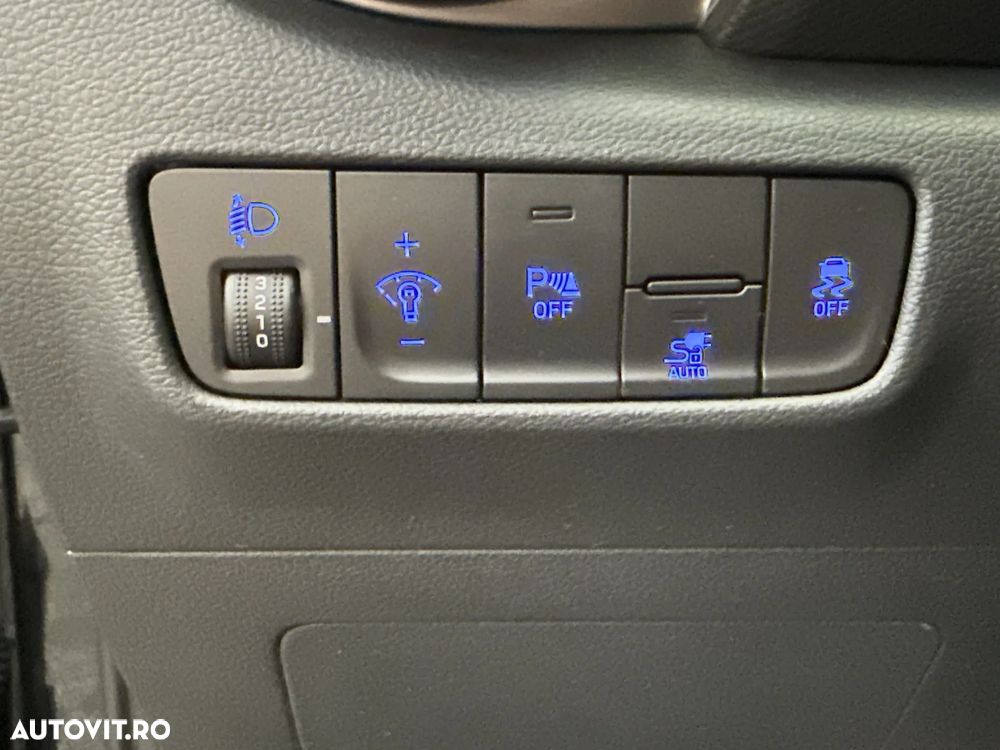 Hyundai KONA - 17