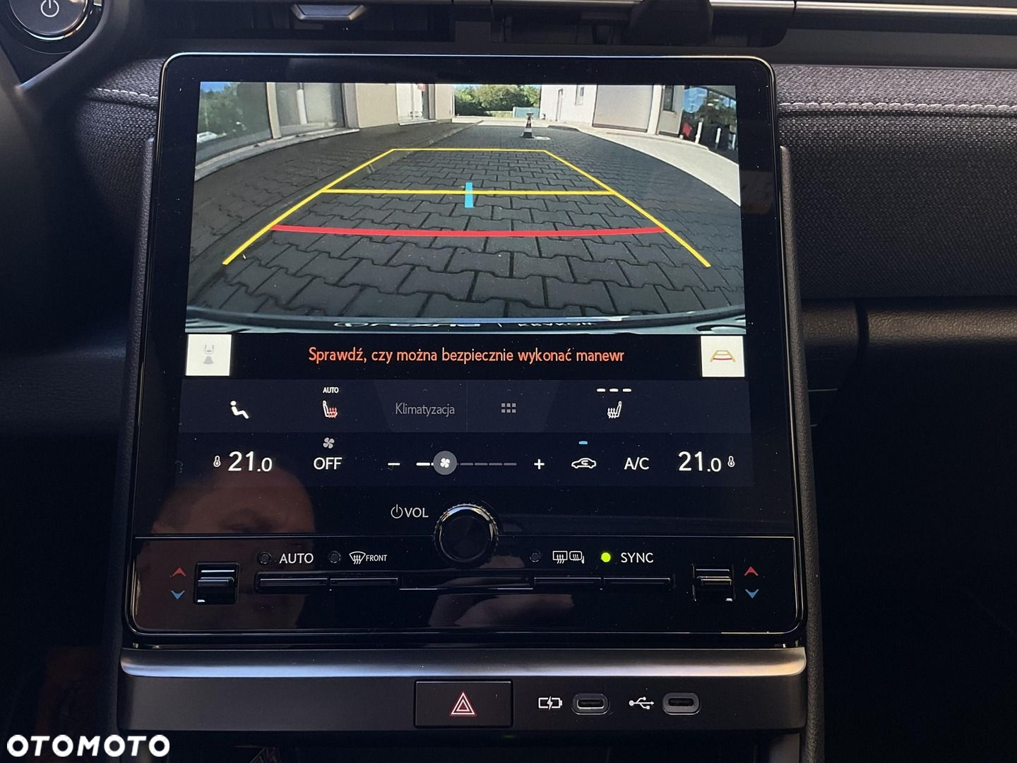 Lexus LBX 1.5 Hybrid - 24