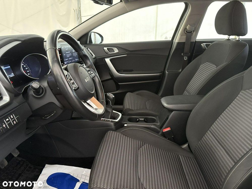 Kia Ceed - 13