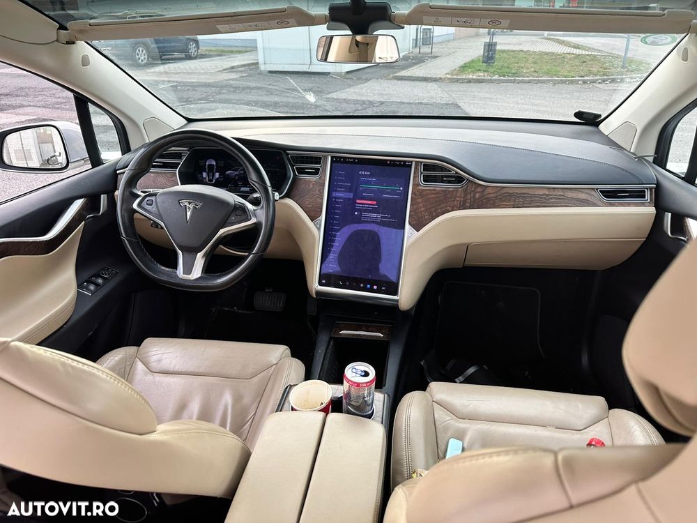 Tesla Model X - 20