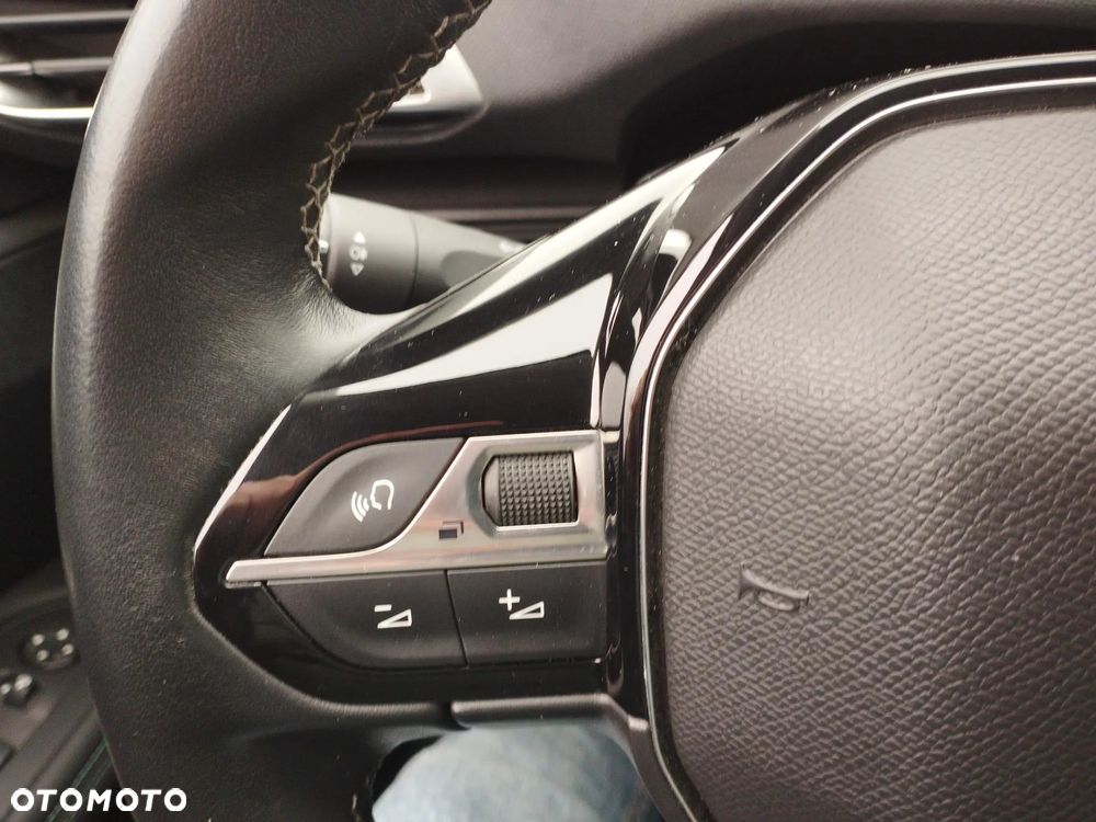 Peugeot 3008 1.5 BlueHDi Allure S&S - 28