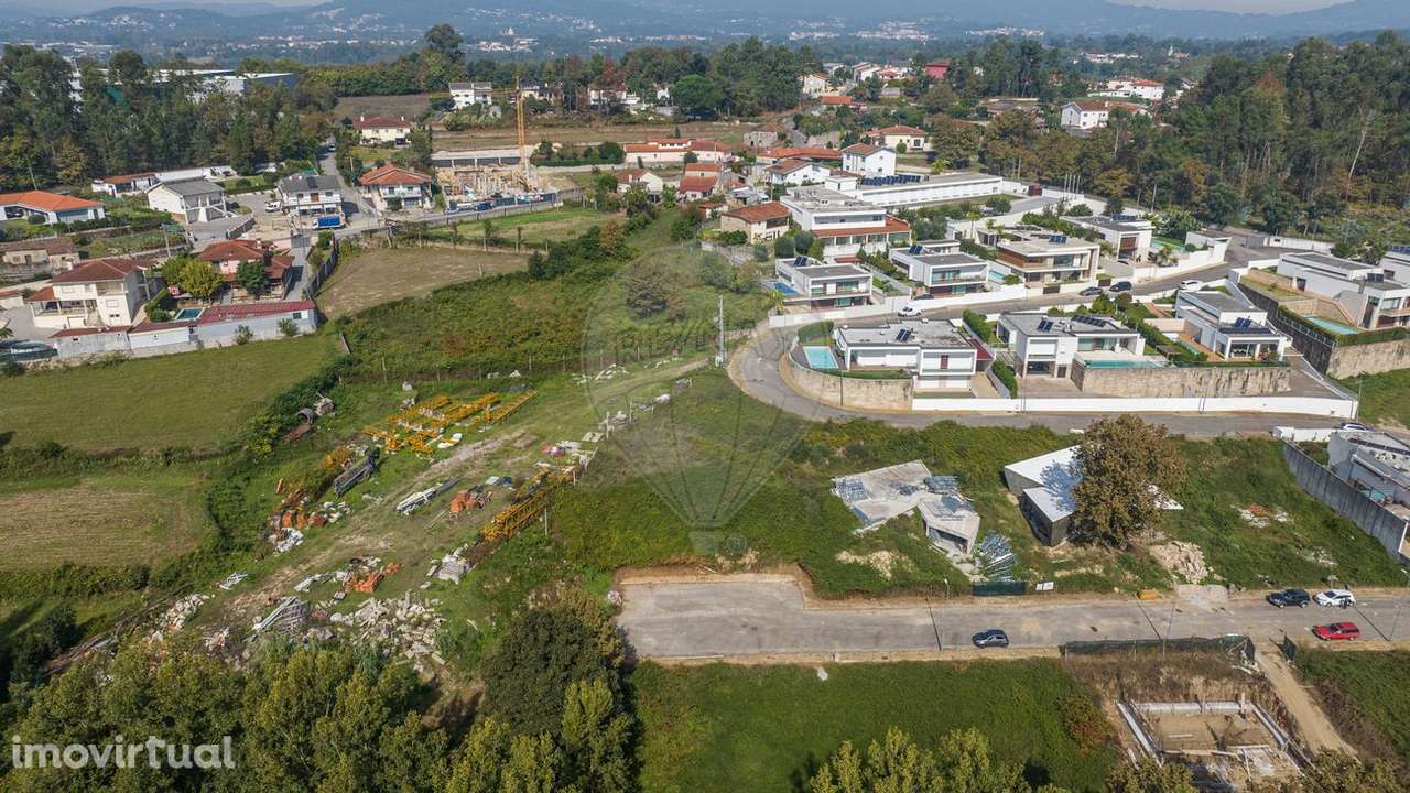Terreno para construção moradia individual em Lago, Amares! - Grande imagem: 3/31