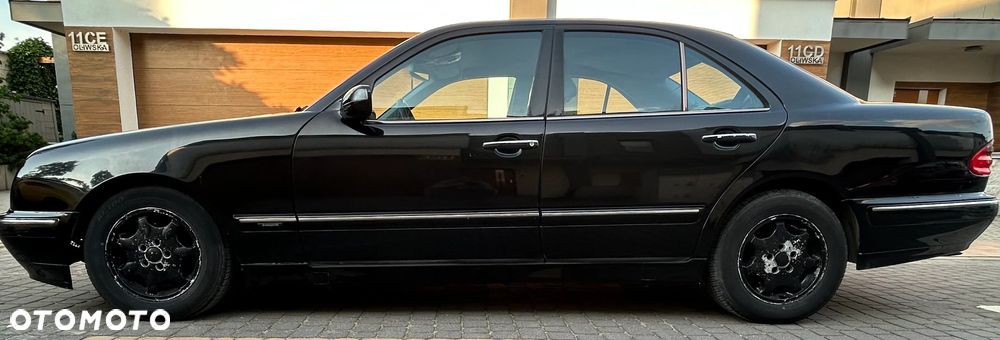 Mercedes-Benz Klasa E 240 Avantgarde - 4