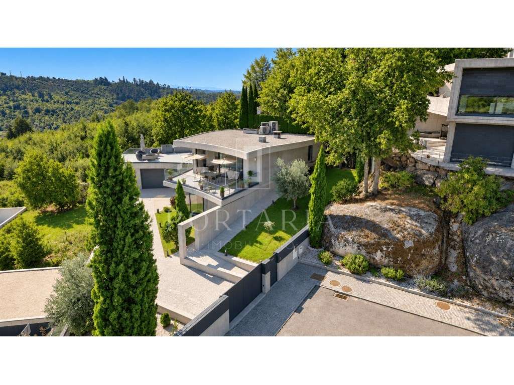 Moradia de Luxo com Piscina, Vista Deslumbrante e Privacidade - Viseu - Grande imagem: 3/29