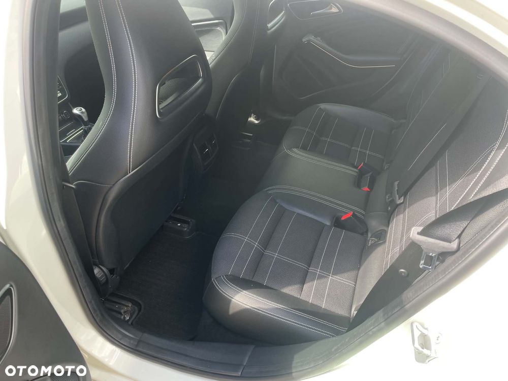 Mercedes-Benz Klasa A 180 d Activity Edition - 14