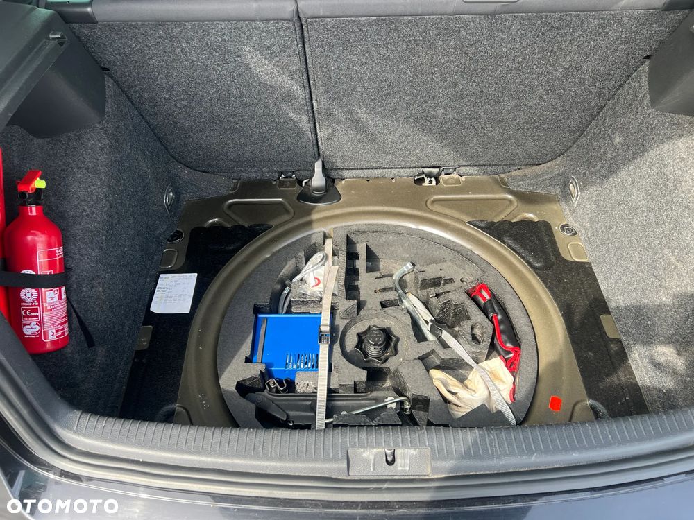 Volkswagen Golf 1.9 TDI DPF Goal - 28