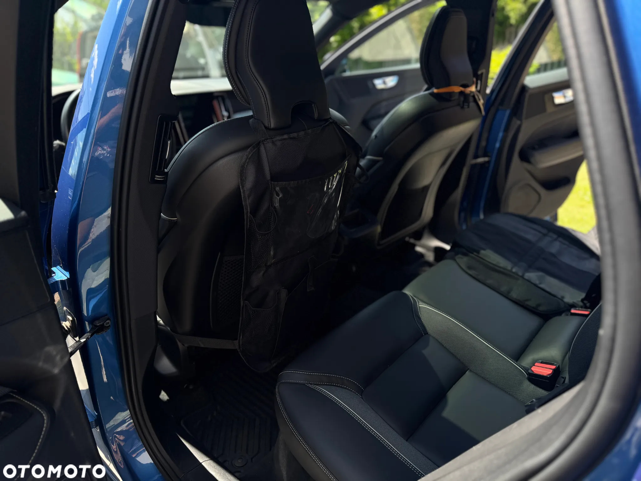 Volvo XC 60 D4 R-Design - 16