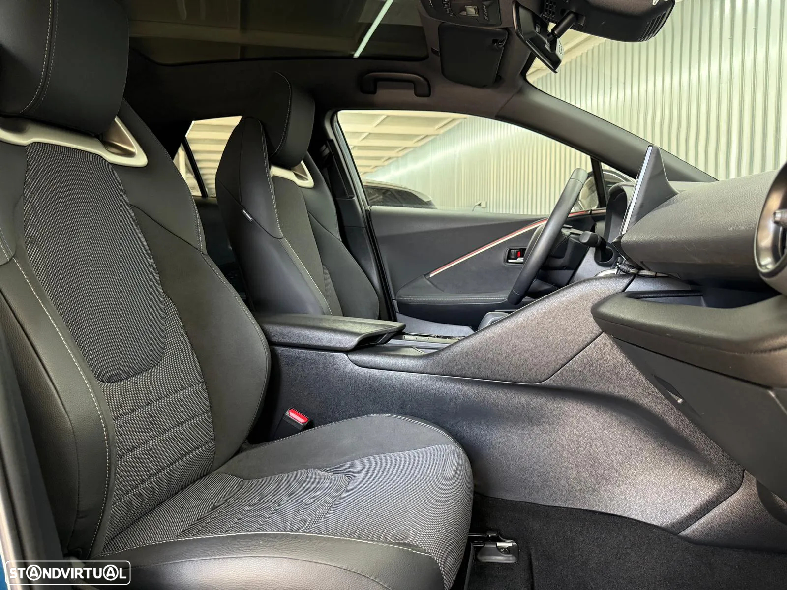Toyota C-HR 1.8 Hybrid Lounge - 23