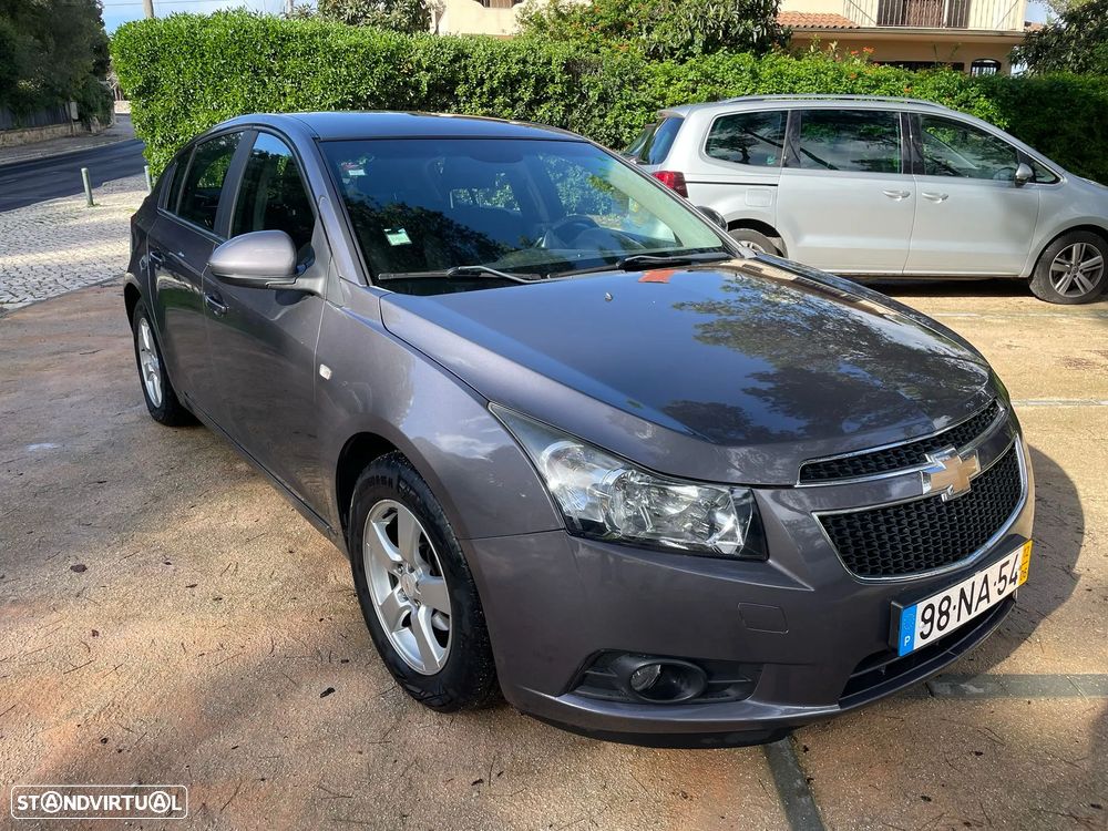 Chevrolet Cruze 1.6 LT - 10