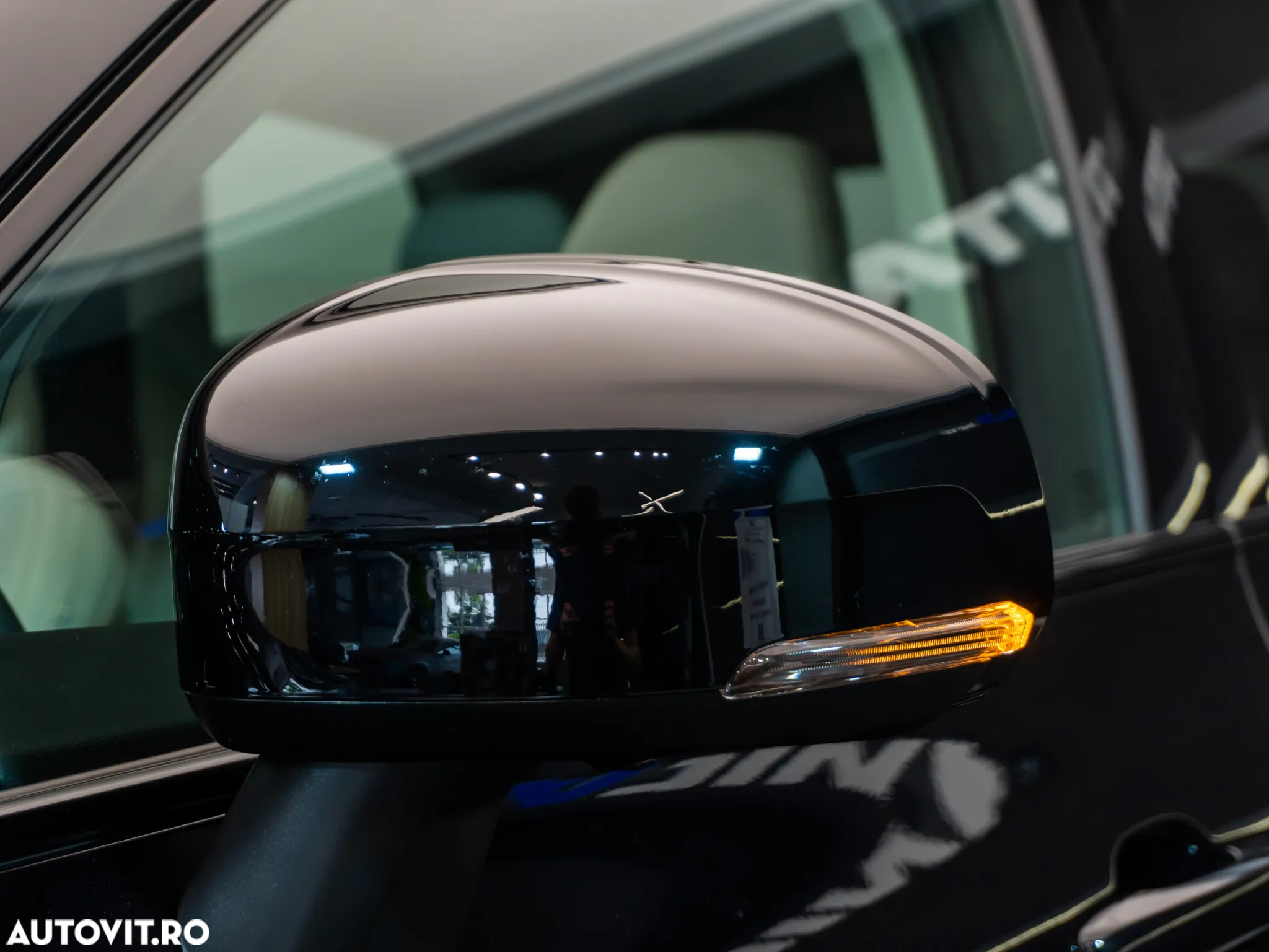 Volvo XC 60 B4 MHEV AT AWD Ultimate Dark - 14