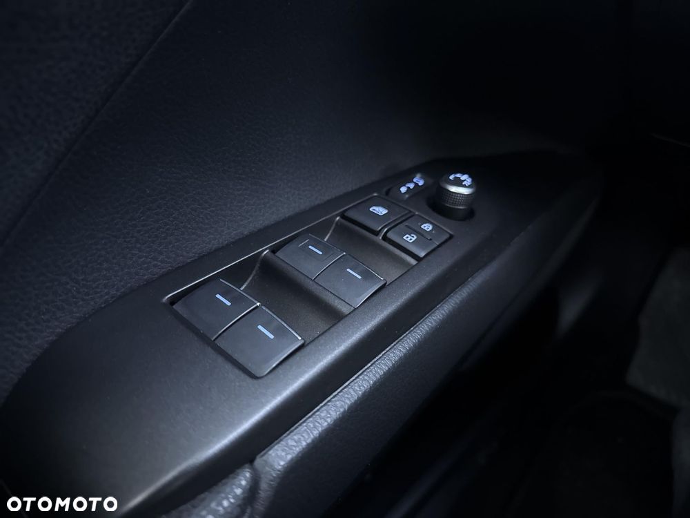 Toyota Camry 2.5 Hybrid Executive CVT - 22