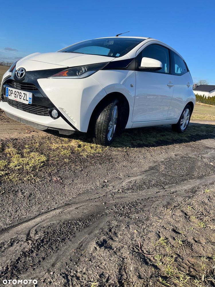 Toyota Aygo x-play - 4