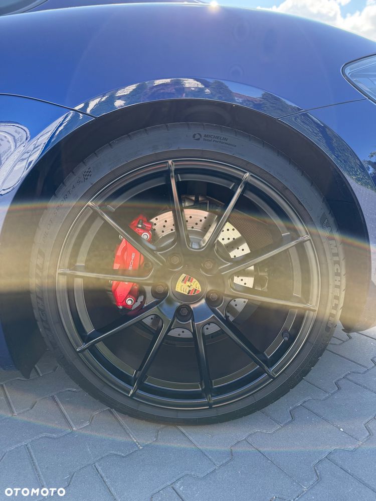 Porsche 718 Cayman - 11