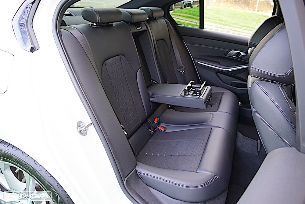 BMW 320 e Line Sport Auto - 24