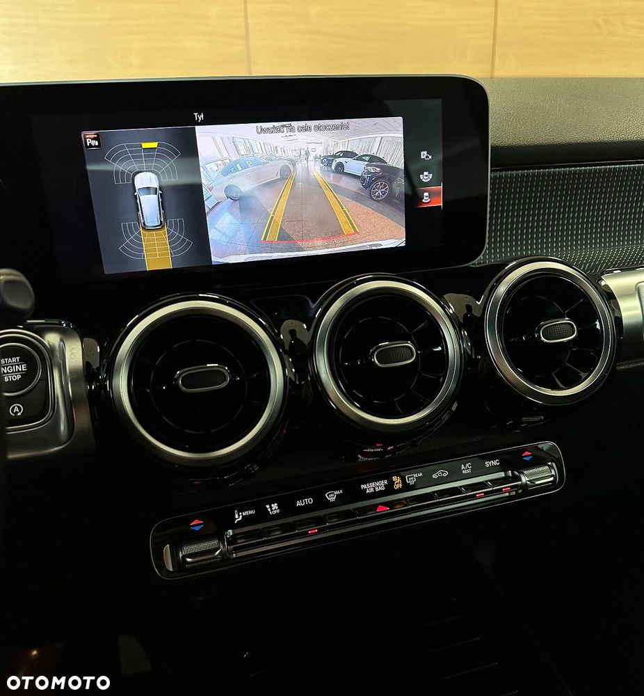 Mercedes-Benz GLB 200 Progressive 7G-DCT - 17