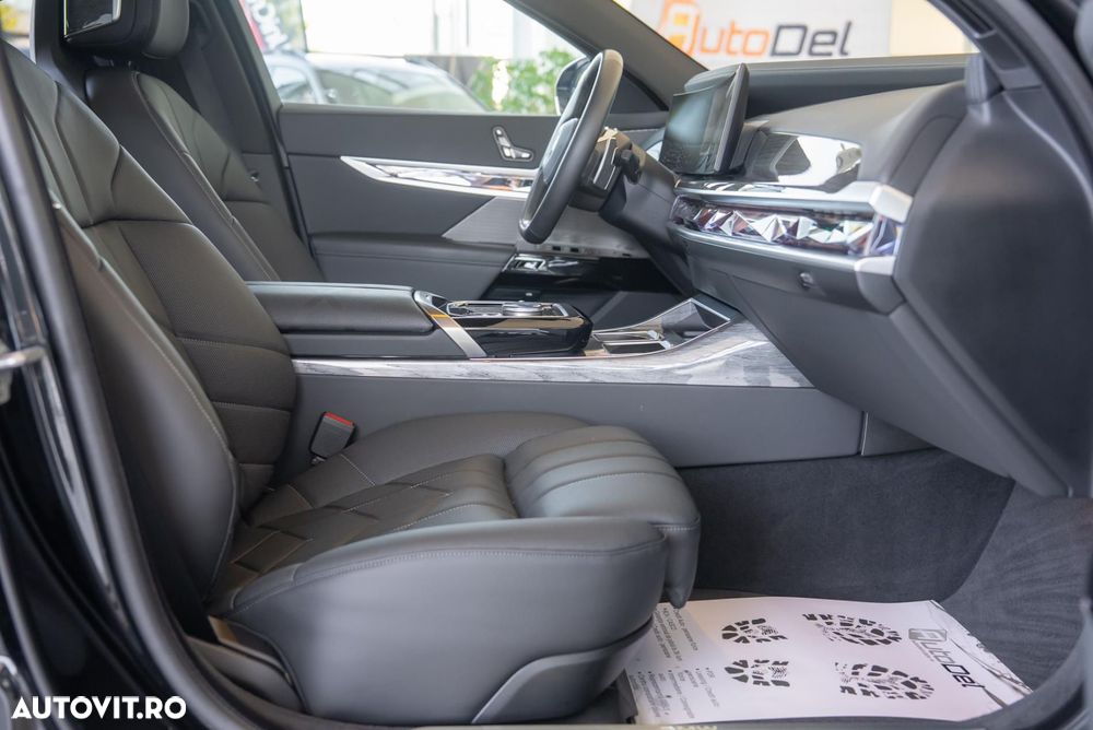 BMW Seria 7 740d xDrive MHEV - 19