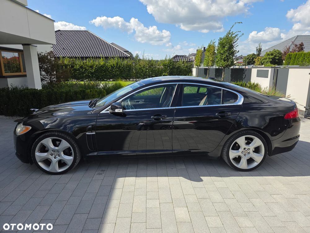 Jaguar XF 4.2 Super V8 - 2