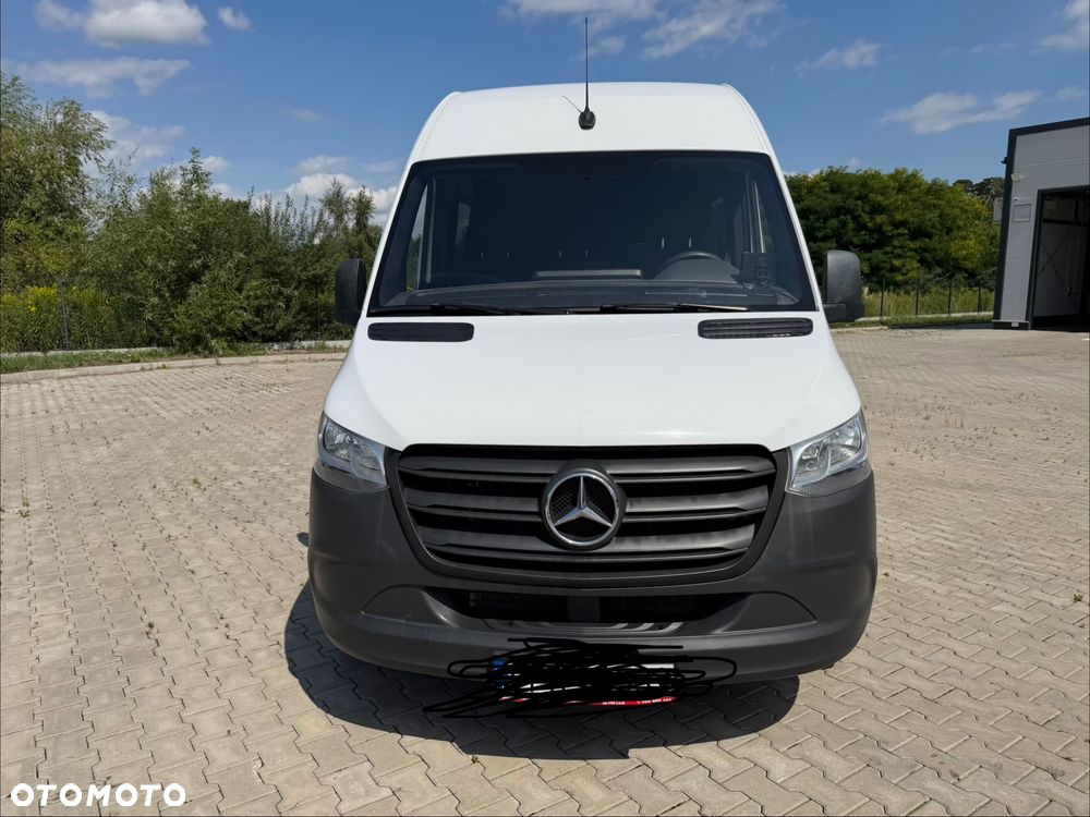 Mercedes-Benz Sprinter - 2