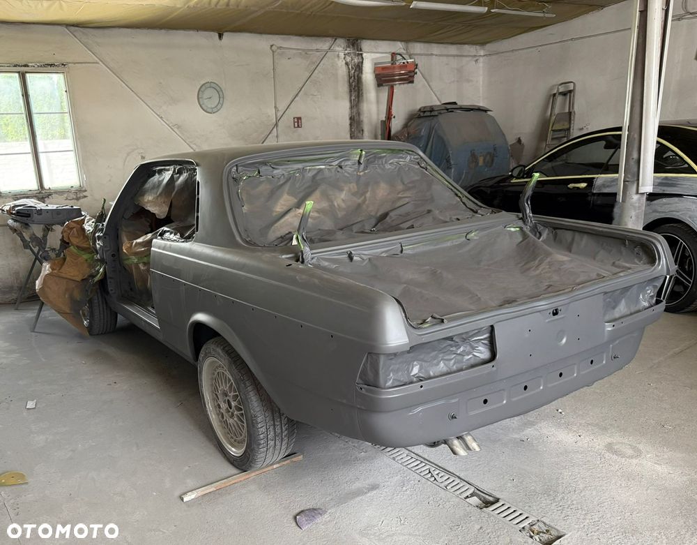 Mercedes-Benz W123 - 13