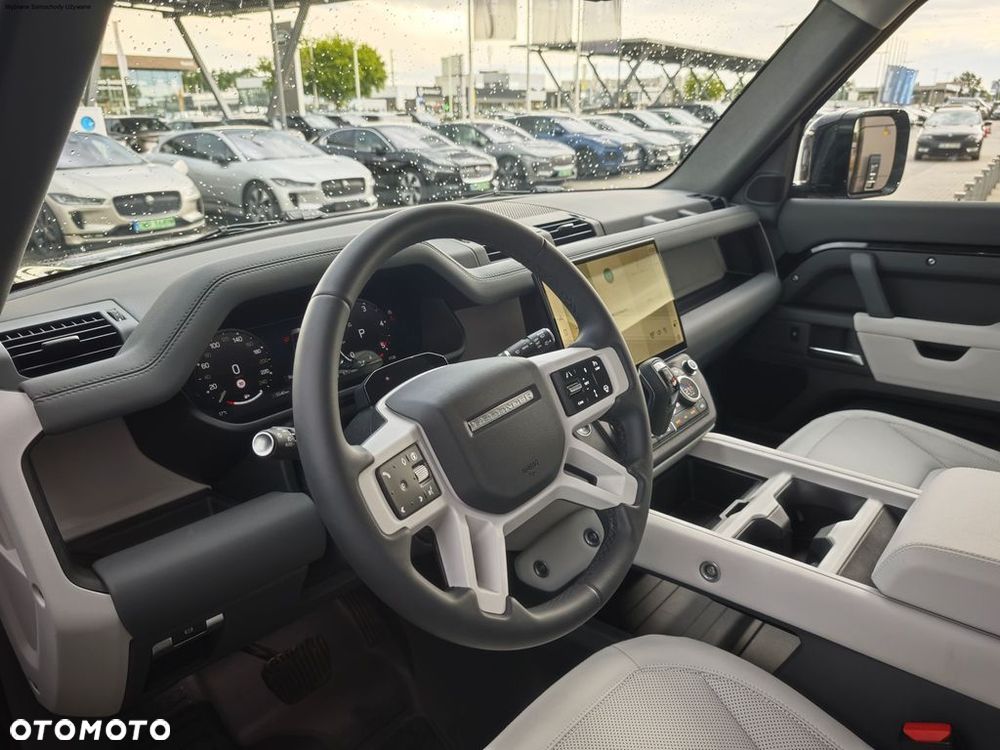 Land Rover Defender - 15