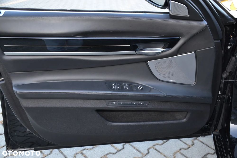 BMW Seria 7 750d xDrive - 10