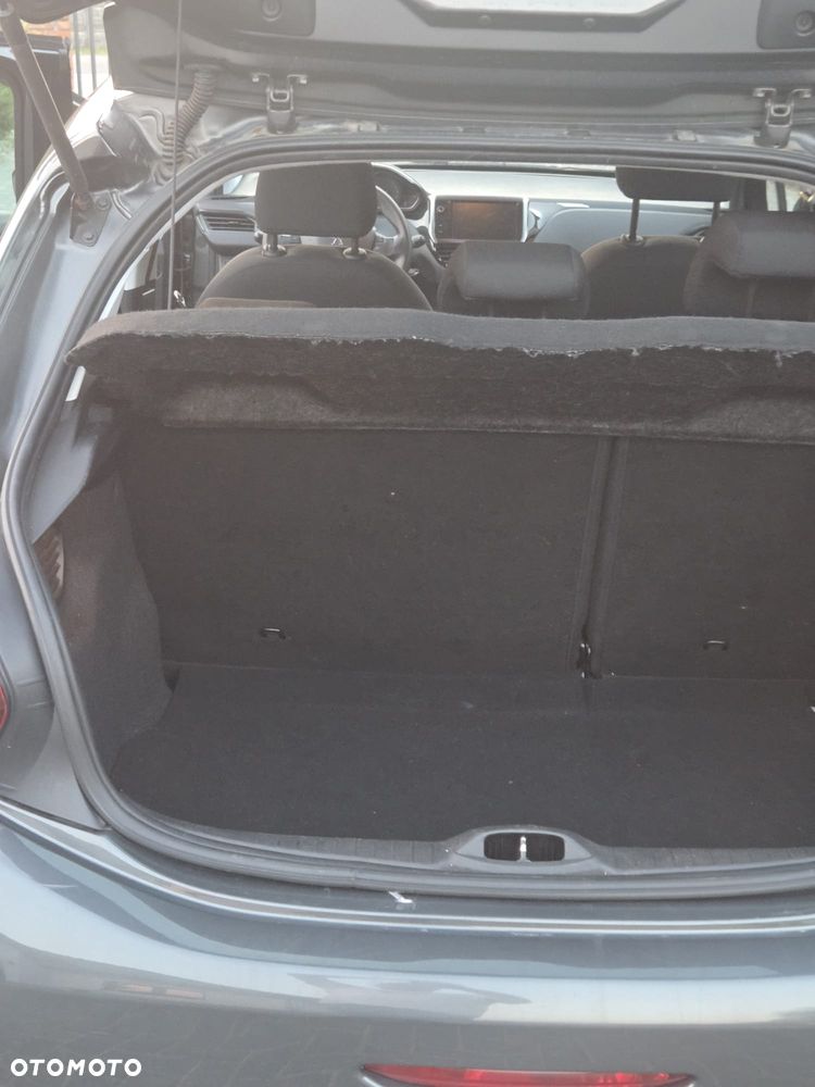 Peugeot 208 - 22