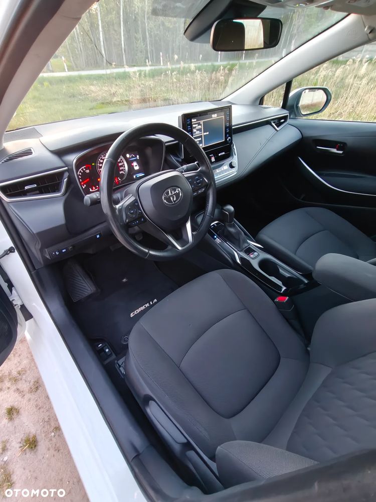 Toyota Corolla - 12