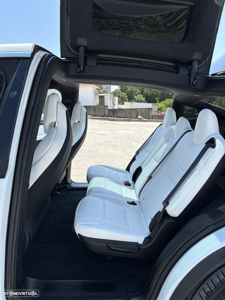 Tesla Model X 100D - 13