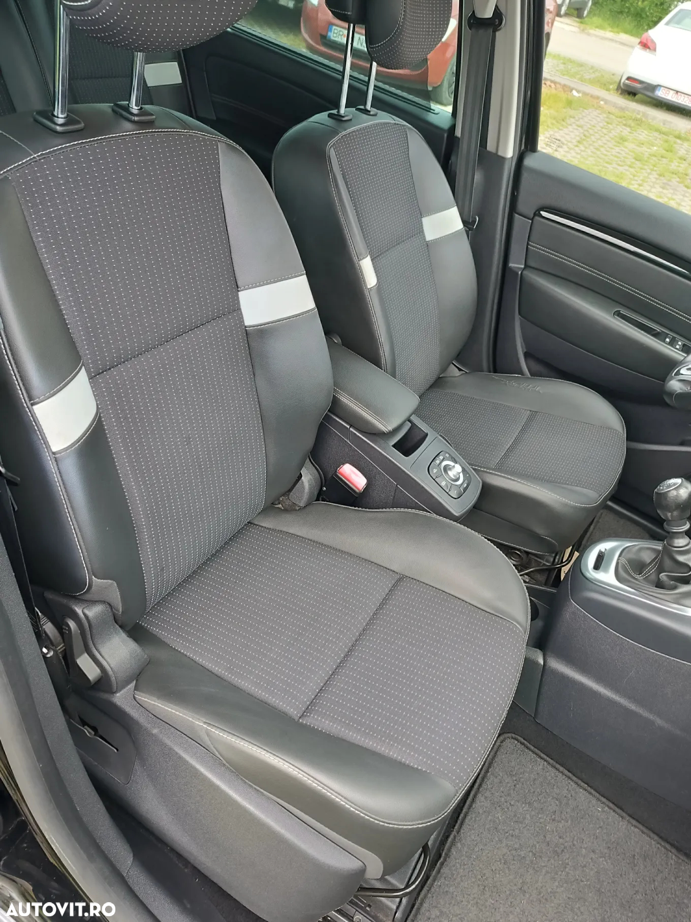 Renault Scenic ENERGY TCe 115 LIFE - 11