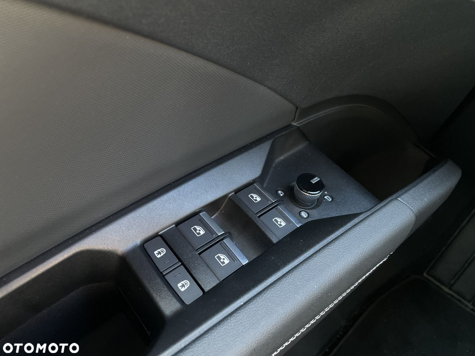 Audi Q4 e-tron - 5