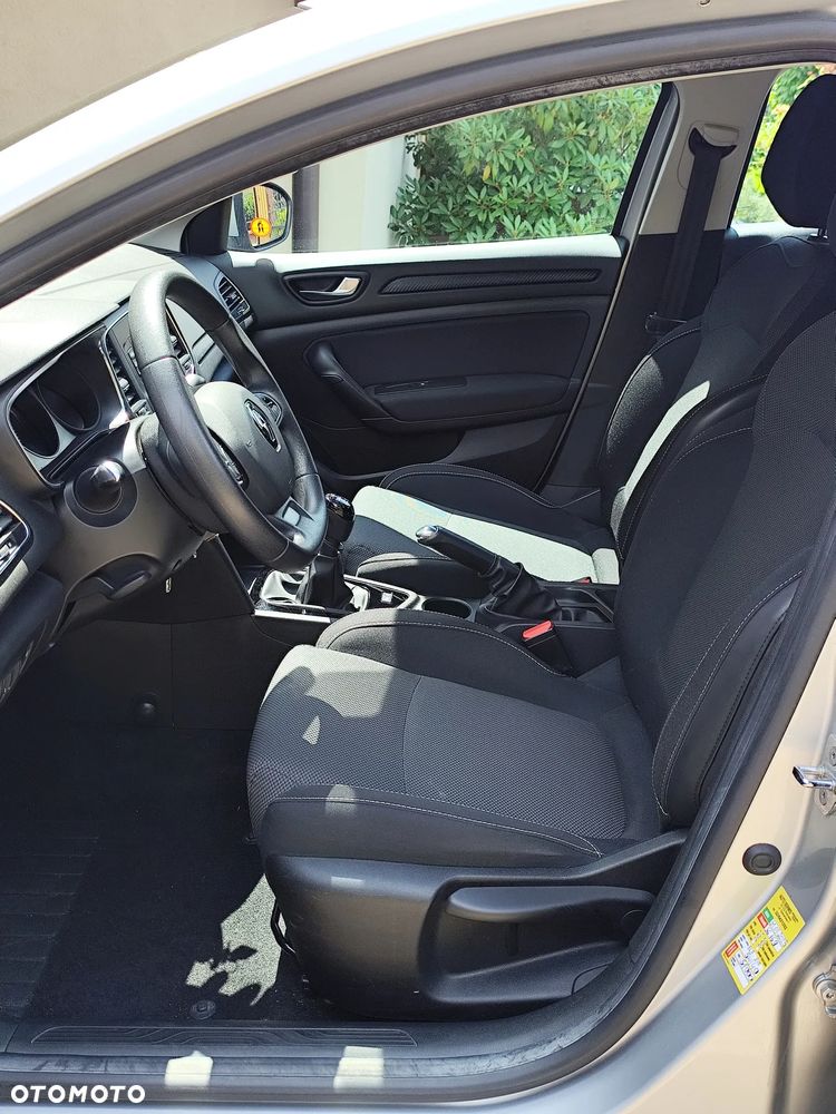 Renault Megane 1.6 SCe Life - 11
