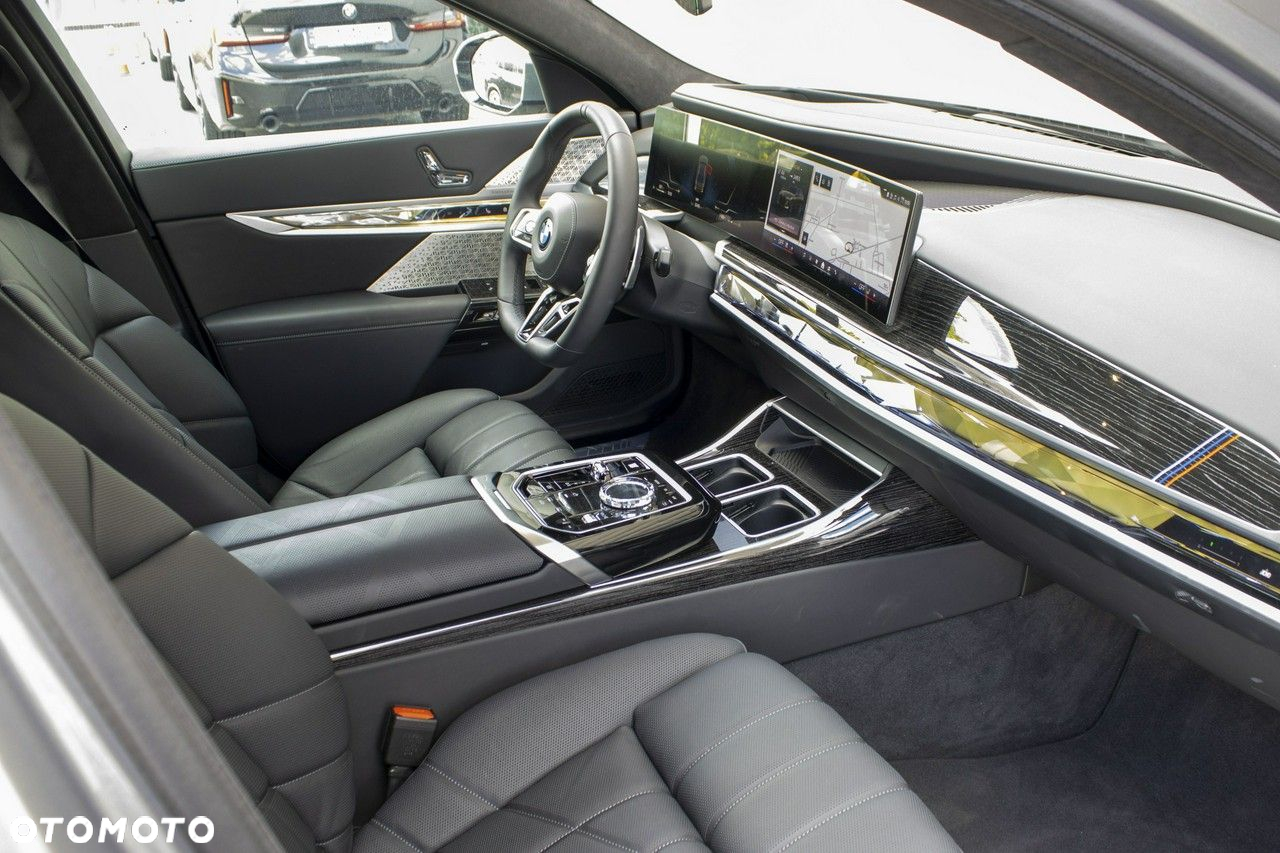 BMW Seria 7 - 18