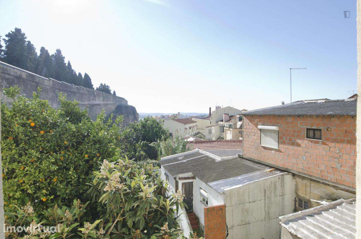 Quarto - localizado em Alcântara Lisbon - Grande imagem: 5/14