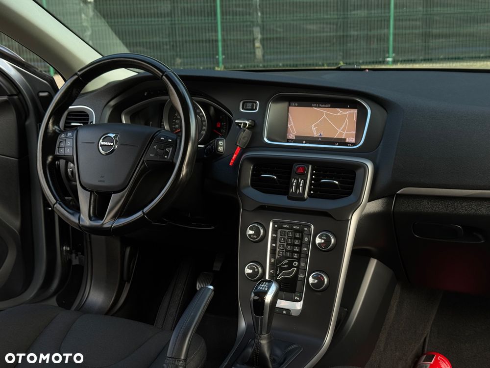 Volvo V40 D2 Summum - 26