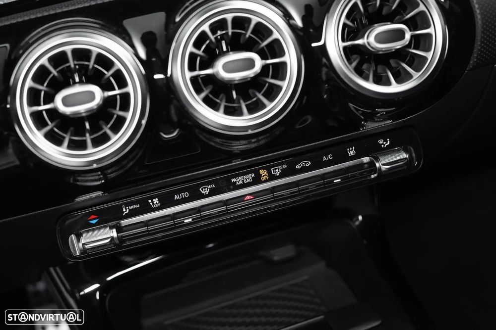 Mercedes-Benz CLA 250 e Shooting Brake AMG Line - 32