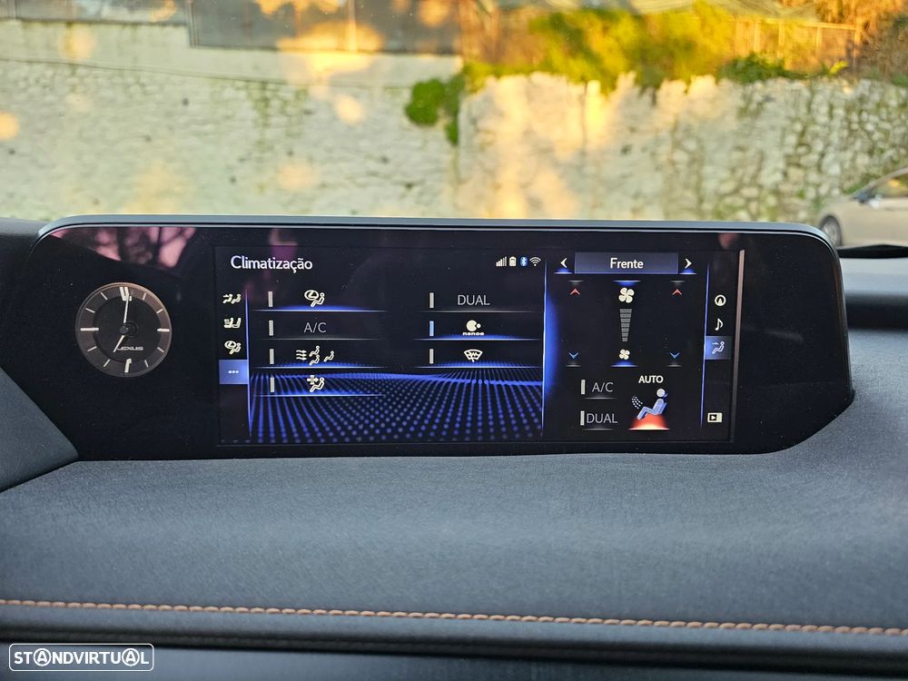 Lexus UX 300e Luxury Line - 16