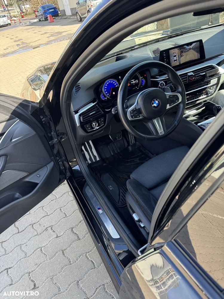 BMW Seria 5 530d xDrive AT - 13