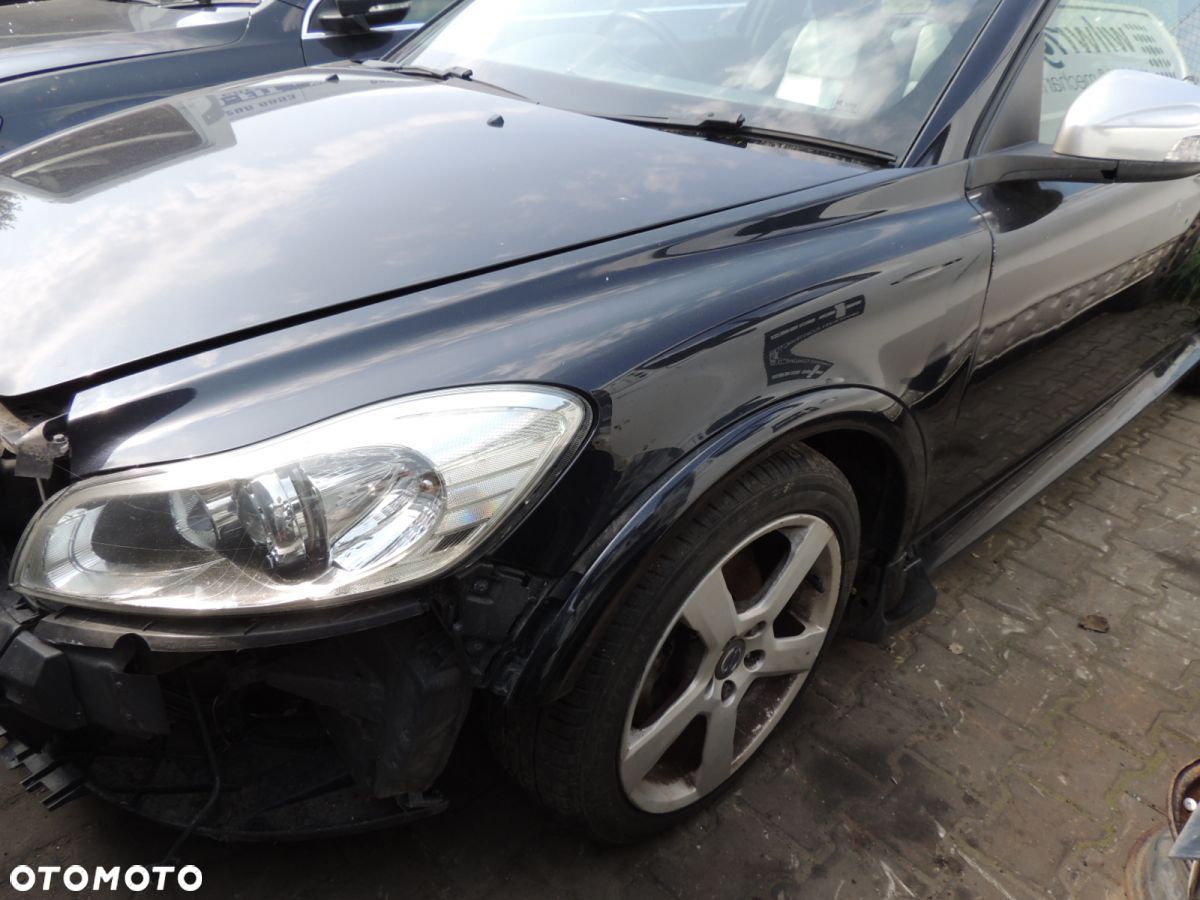 Błotnik lewy Volvo C30 lift '10 - 1