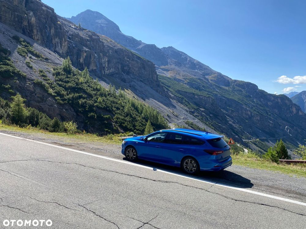 Ford Focus 1.0 EcoBoost mHEV ST-Line X - 28