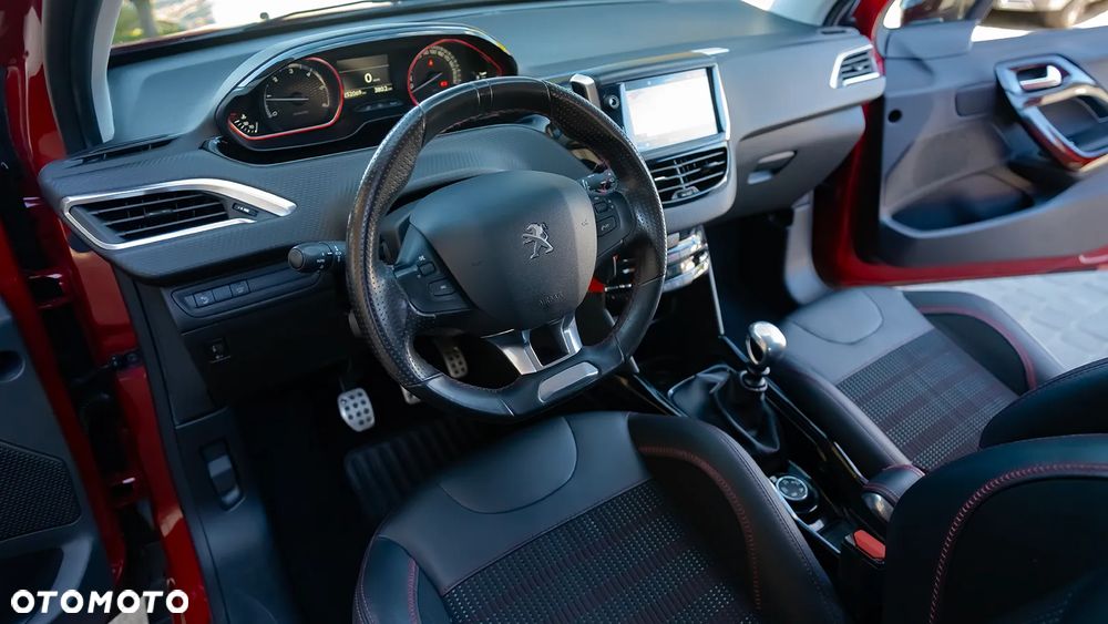 Peugeot 2008 BlueHDi FAP 120 STOP & START GT-Line Edition - 29