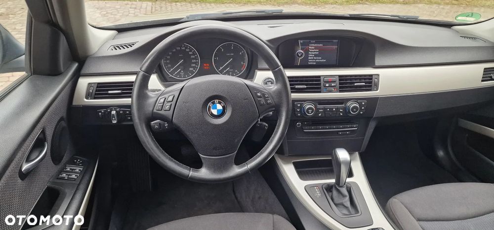 BMW Seria 3 320d DPF Edition Sport - 8